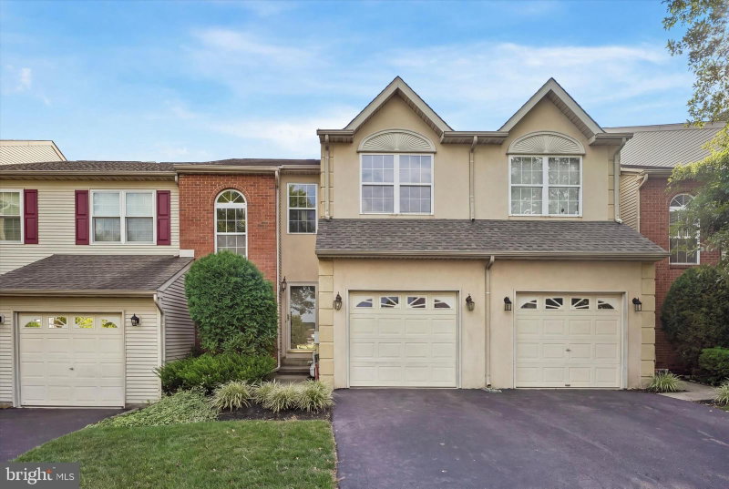 385 HAMILTON DRIVE