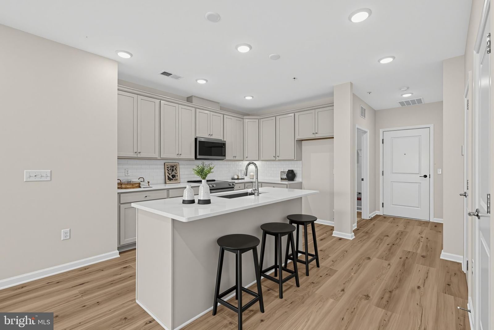 431 WASHINGTON STREET #2212 FIRESTONE photograph