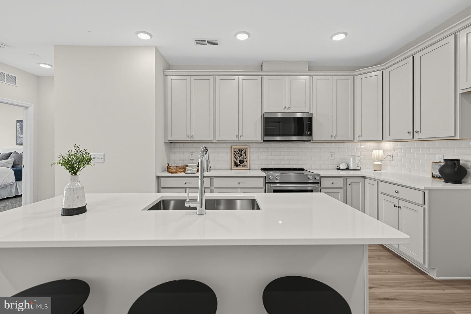 431 WASHINGTON STREET #2212 FIRESTONE photograph