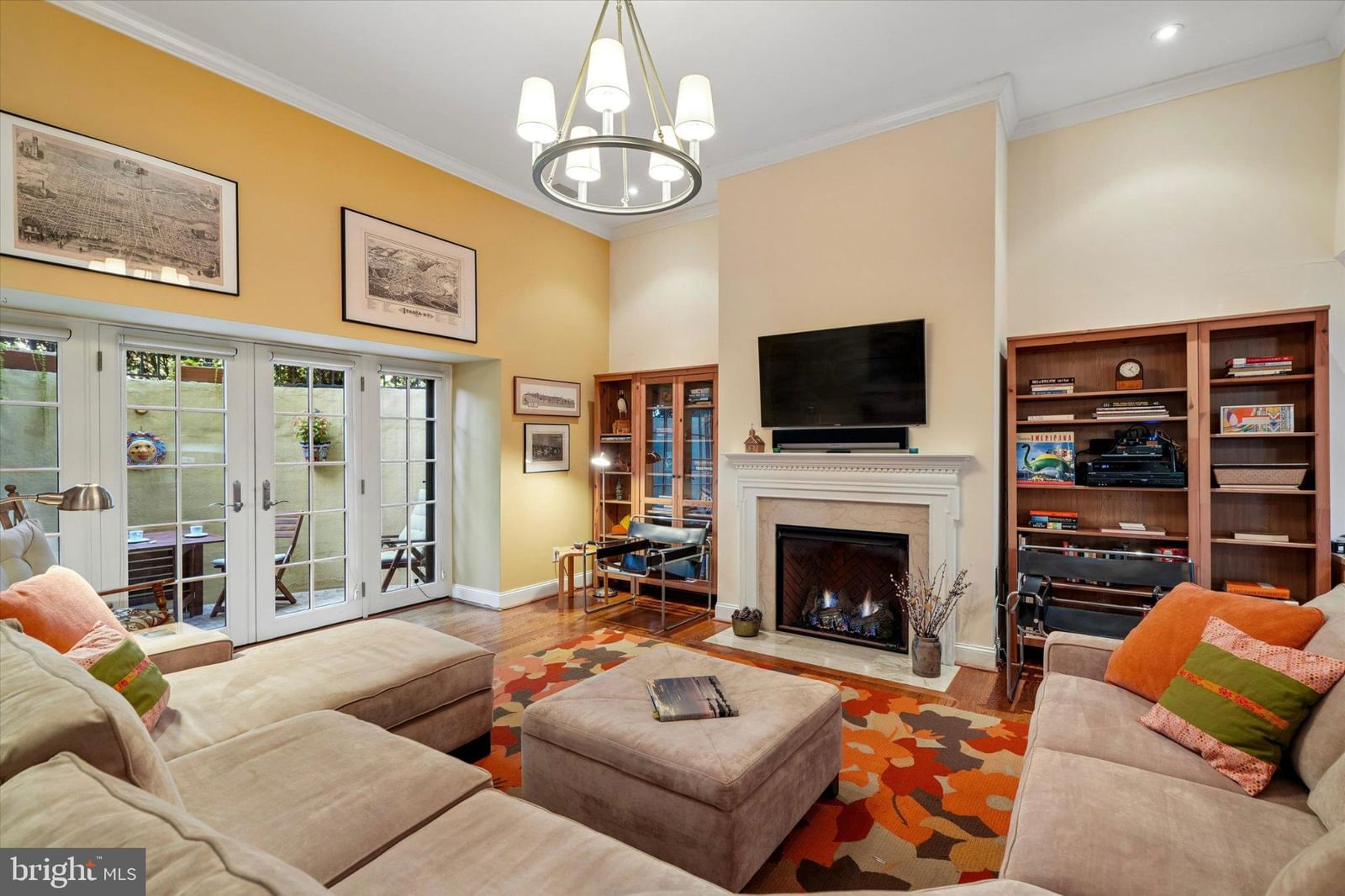 200 PRICE AVE #2 photograph
