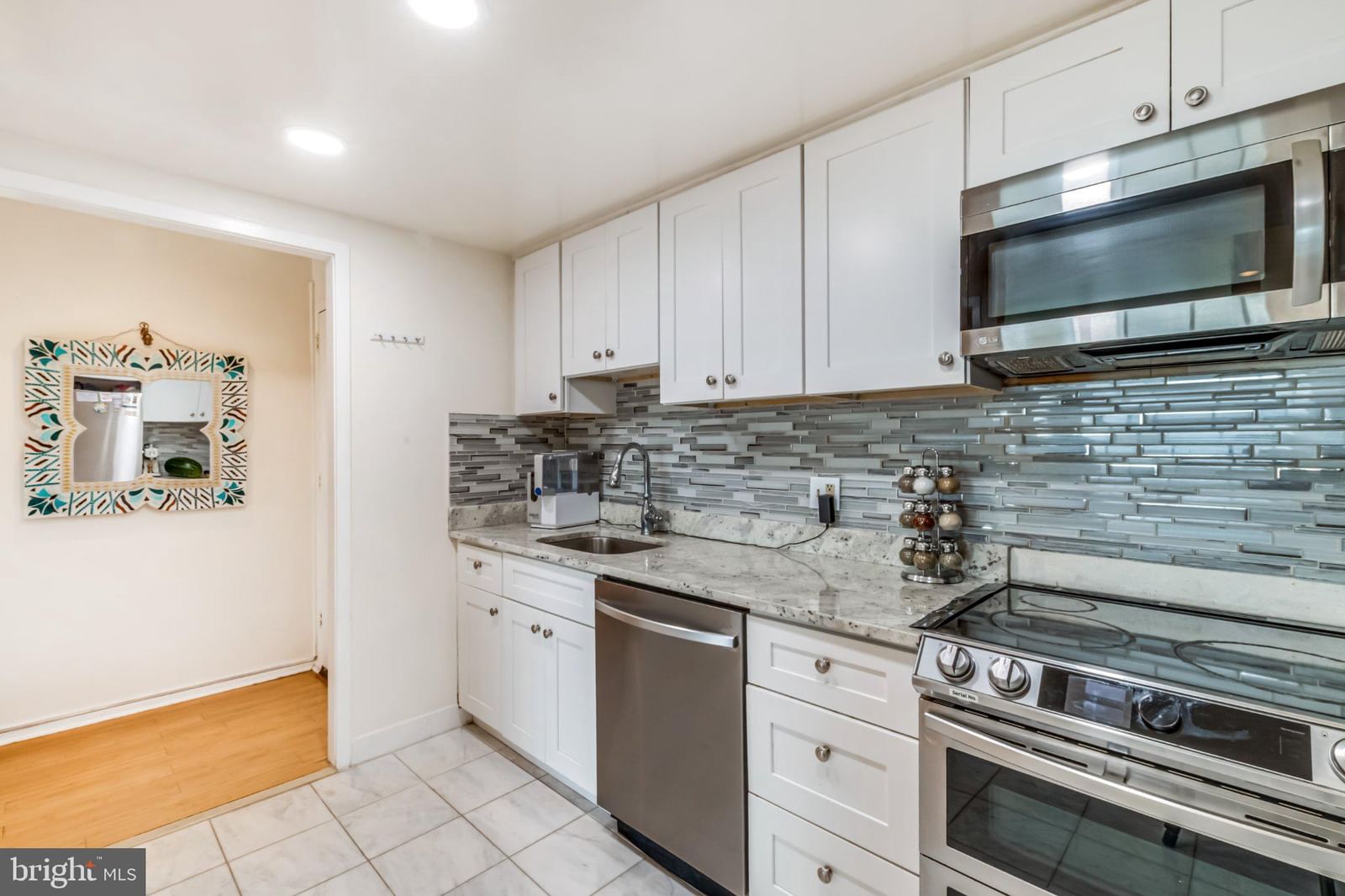 309 FLORENCE AVENUE #616-N photograph