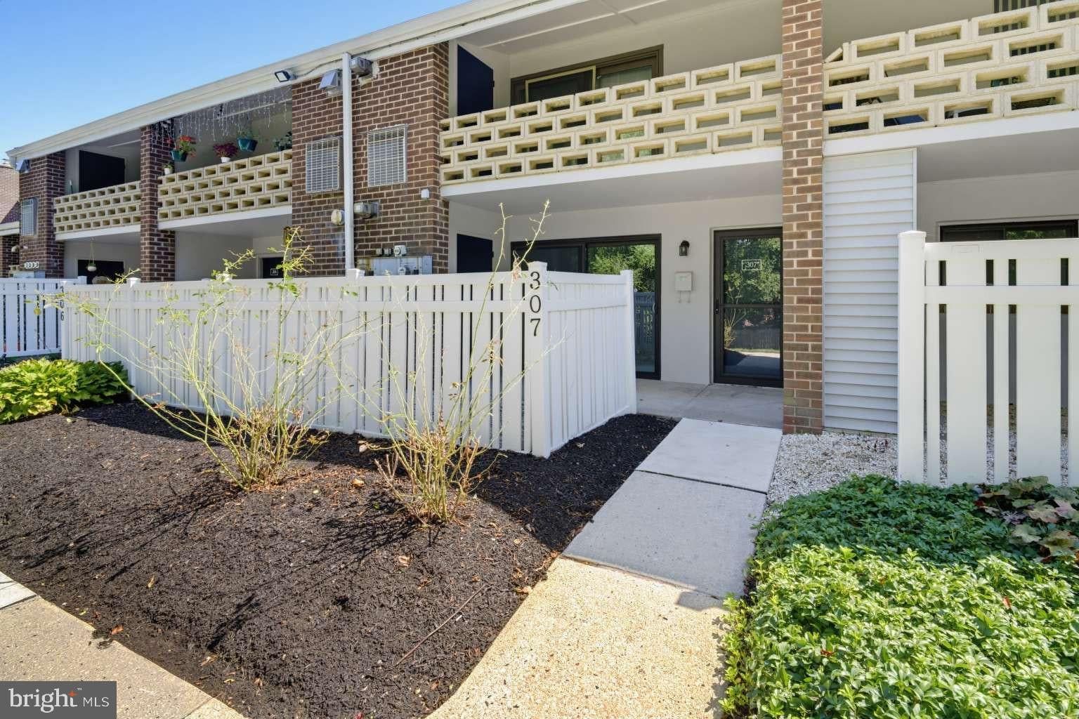 307 STONY WAY #307 photograph