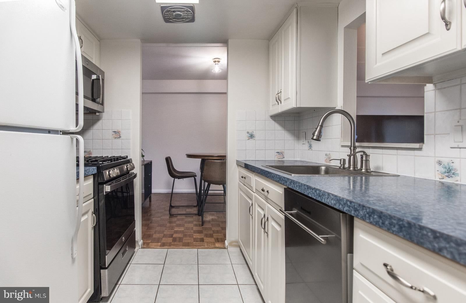 100 WEST AVENUE #606-W photograph