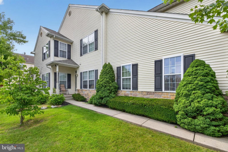 142 WILLOW DRIVE