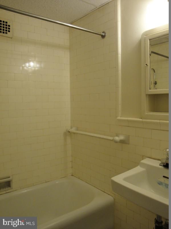 1324 LOCUST STREET #809 photograph