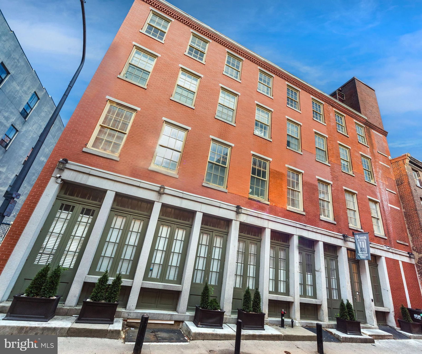 6-10 S STRAWBERRY ST, PHILADELPHIA 19106, PA