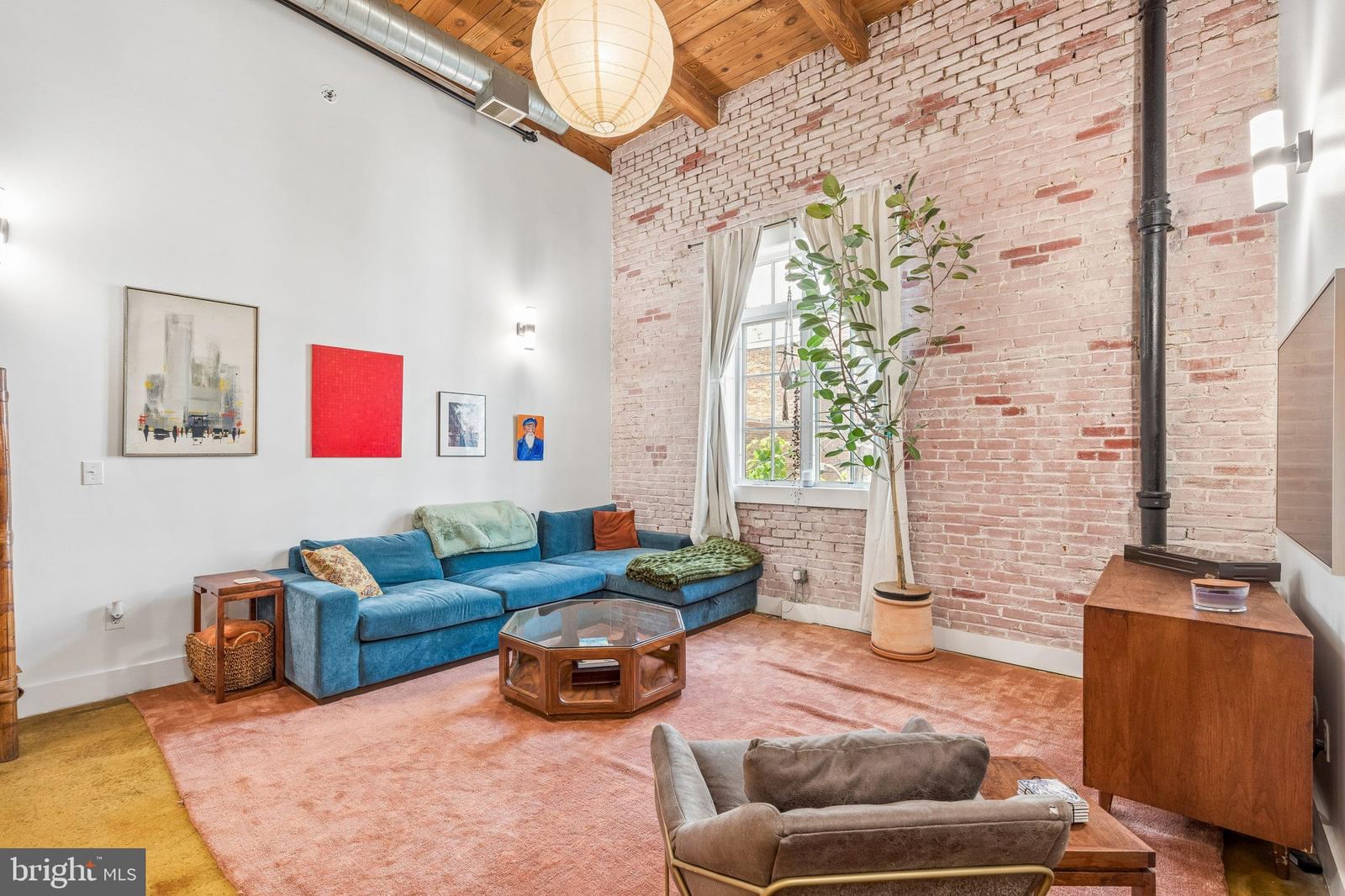 314 BROWN STREET #207 photograph