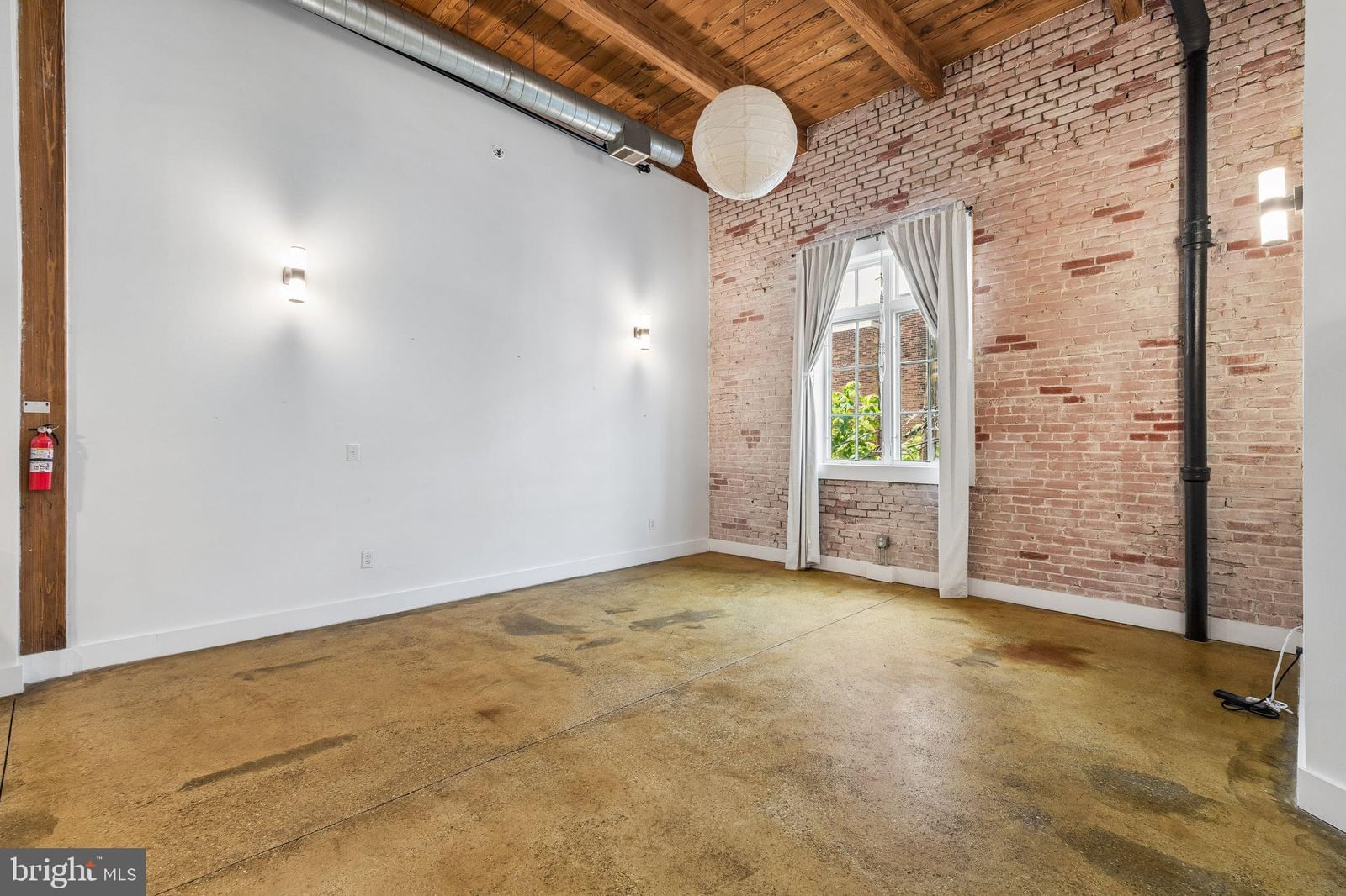 314 BROWN STREET #207 photograph