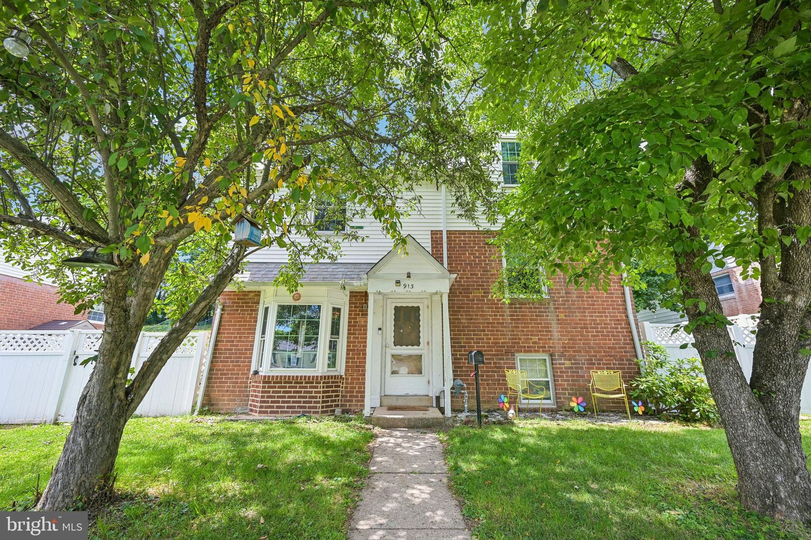 913 LOMOND LN, PHILADELPHIA 19128, PA