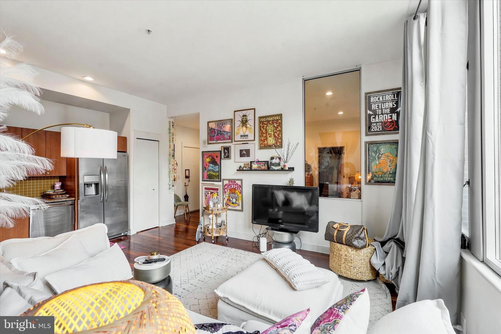 1101 LOCUST STREET #6K photograph