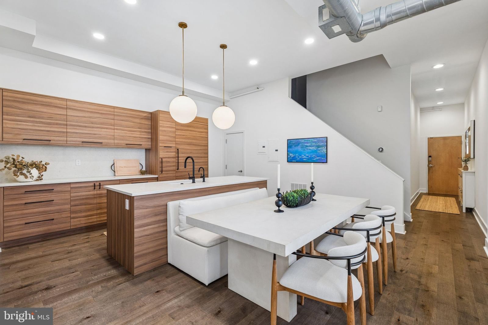 1111 WALNUT STREET #9G photograph