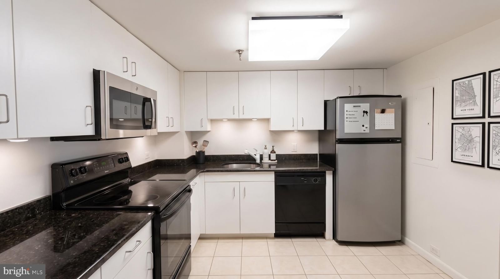 2001 HAMILTON STREET #801 photograph