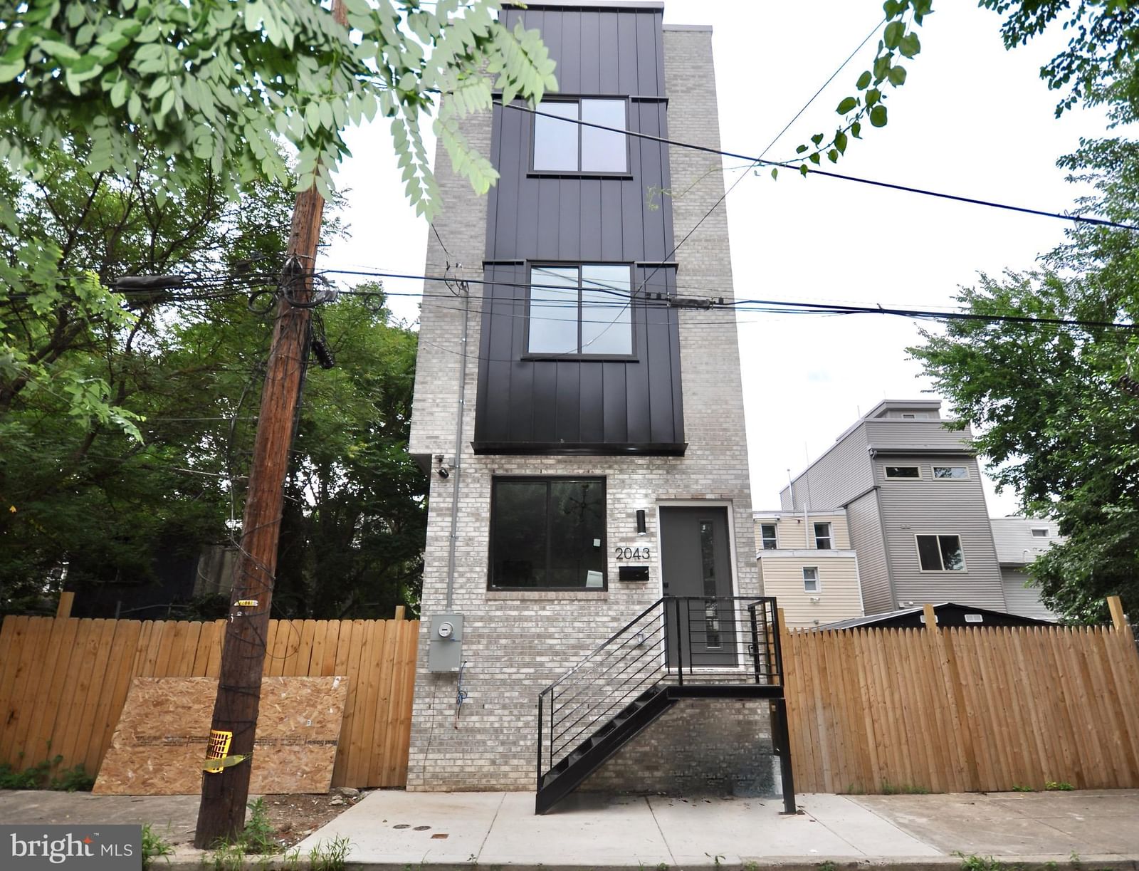 2043 N ORKNEY ST, PHILADELPHIA 19122, PA
