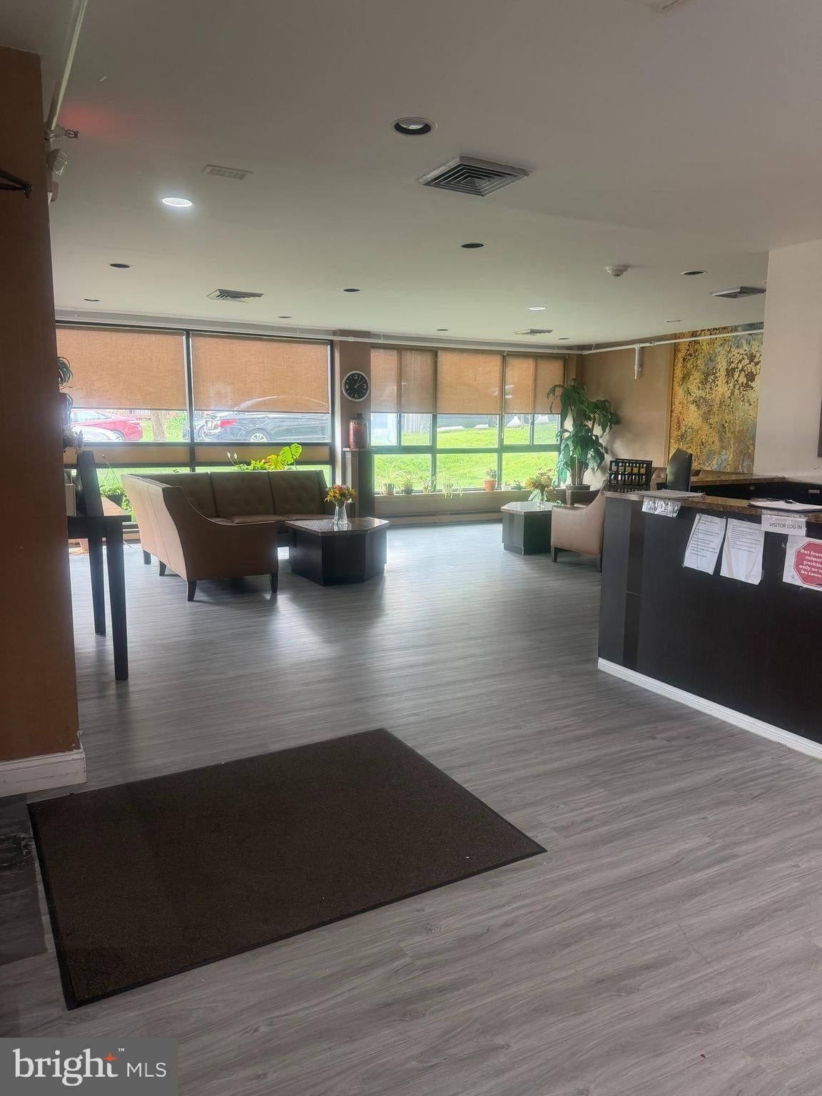 7600 E ROOSEVELT BOULEVARD #304 photograph