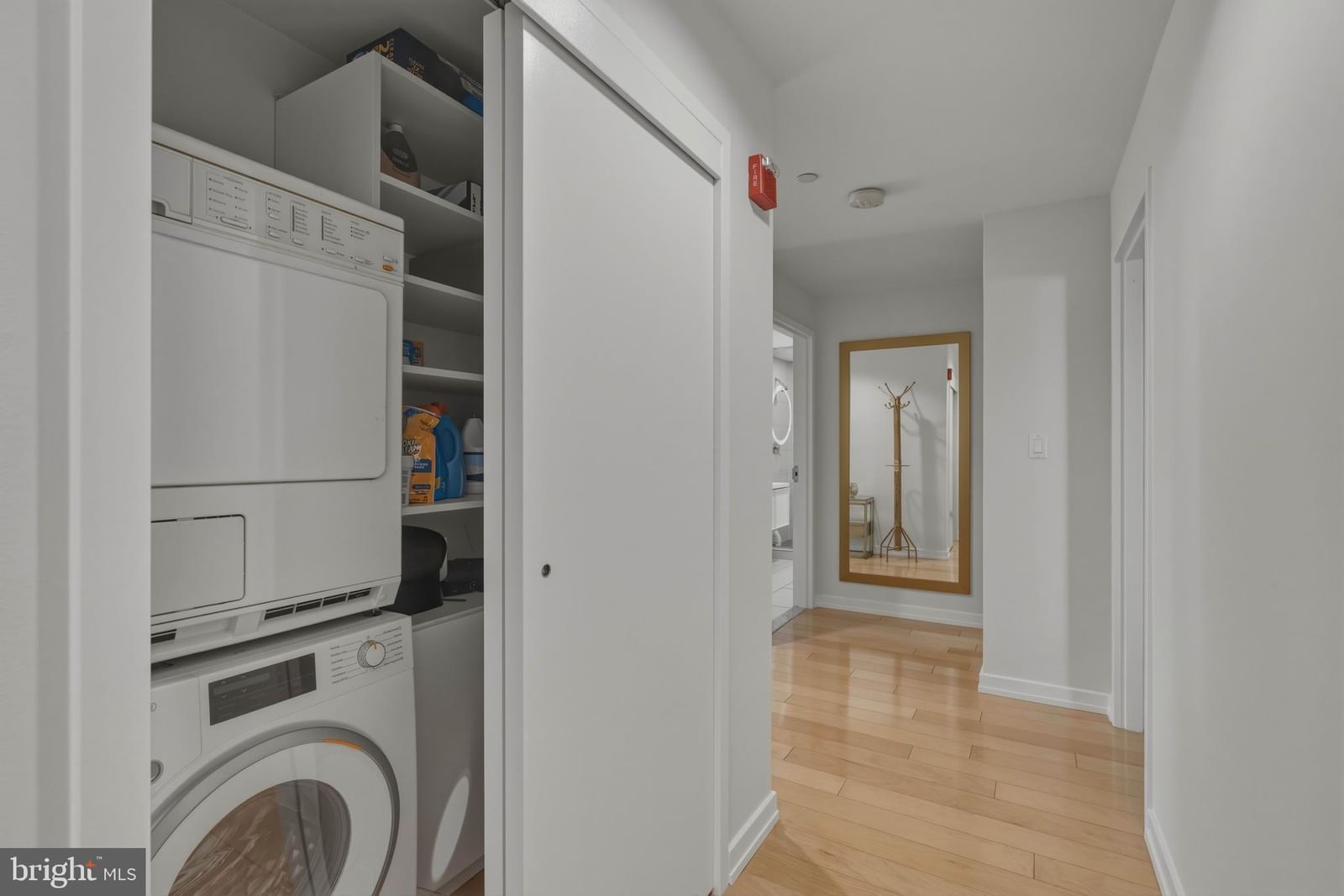 122 NEW STREET #4C photograph