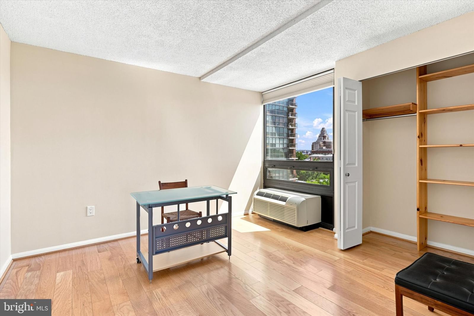 241 S 6TH STREET #912G photograph