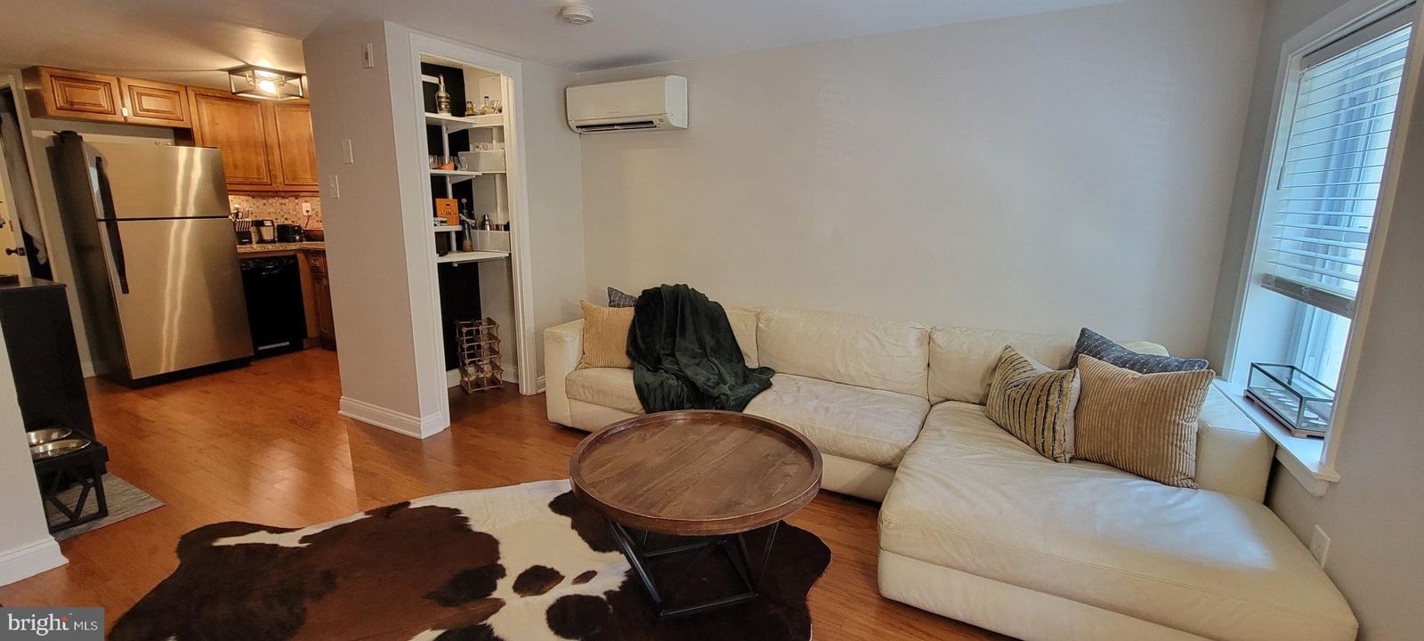 1227 SHACKAMAXON STREET #8 photograph