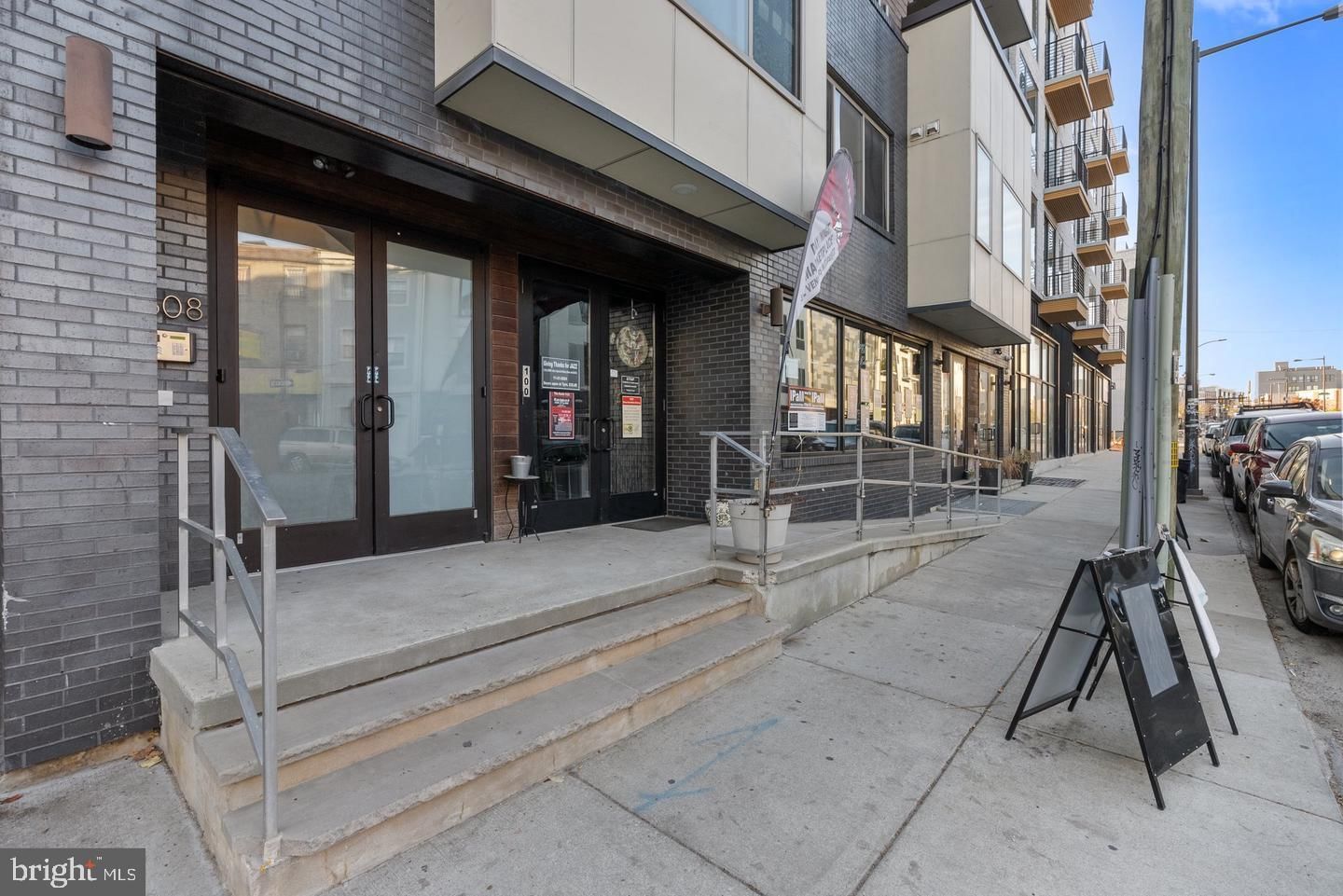 1608 RIDGE AVENUE #302 photograph