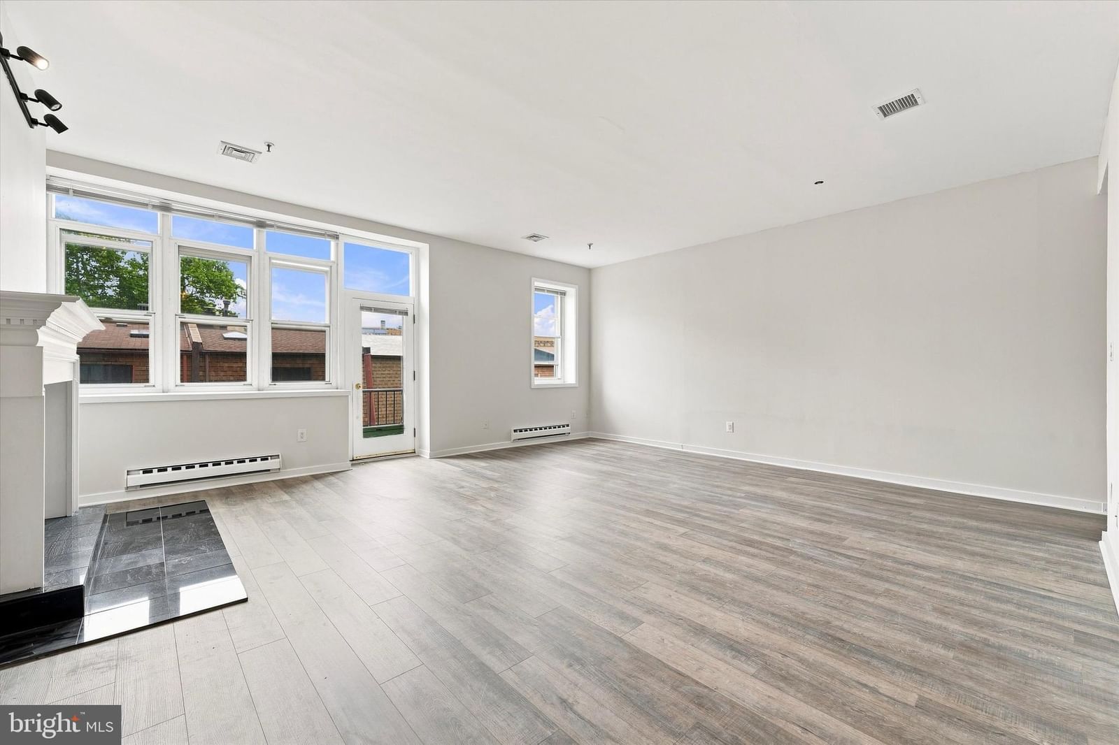 101 ARCH STREET #3B photograph