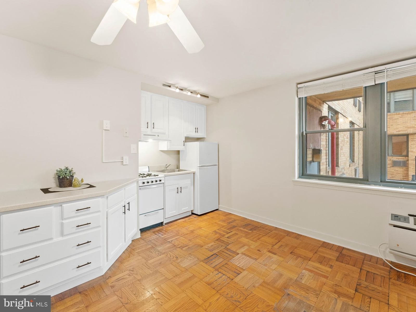 2601 PENNSYLVANIA AVENUE #127 photograph