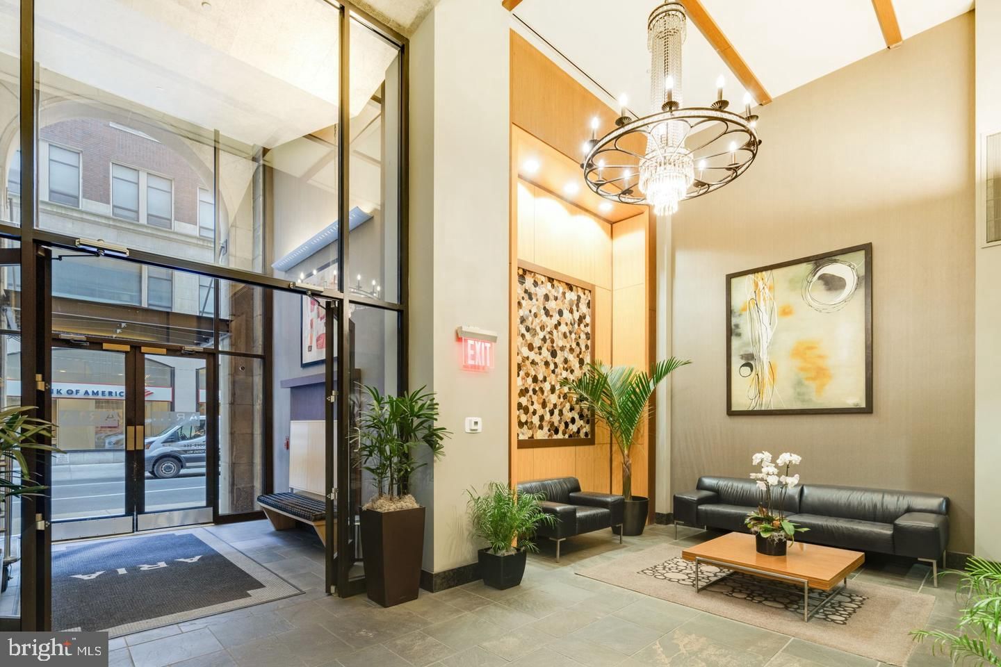 1425 LOCUST STREET #4F photograph