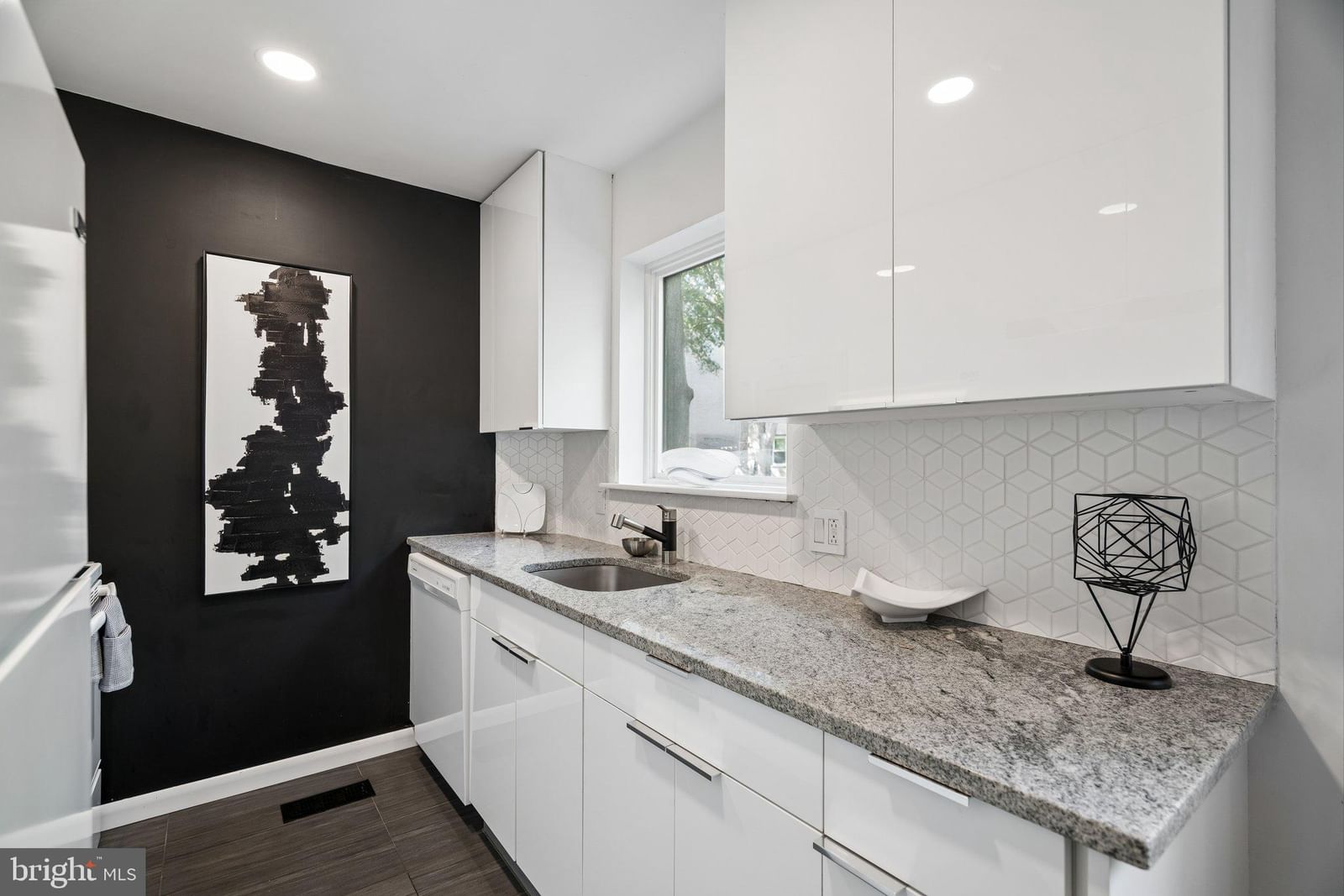 1109 SOUTH STREET #A photograph