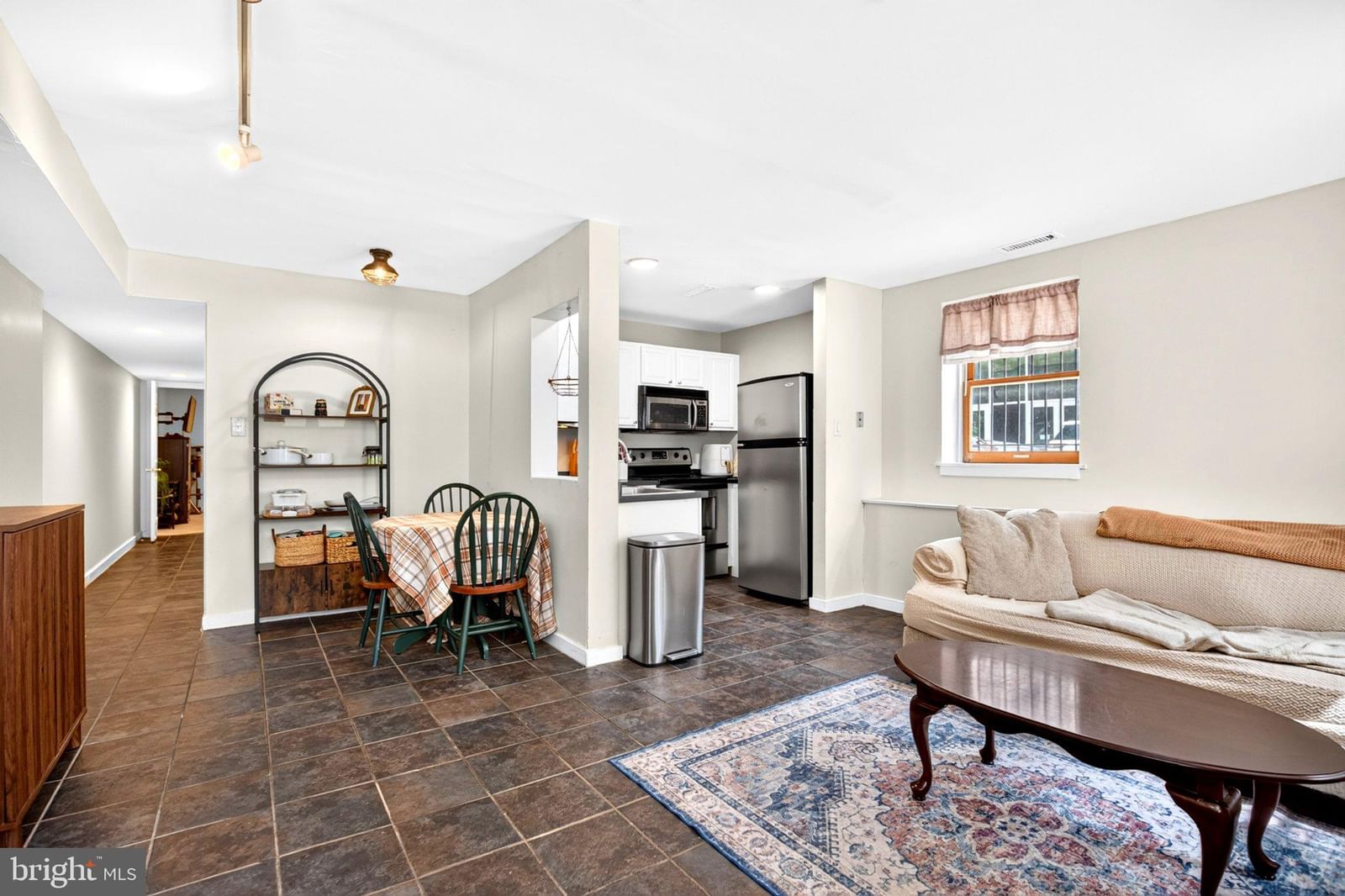 1500 GREEN STREET #4 photograph