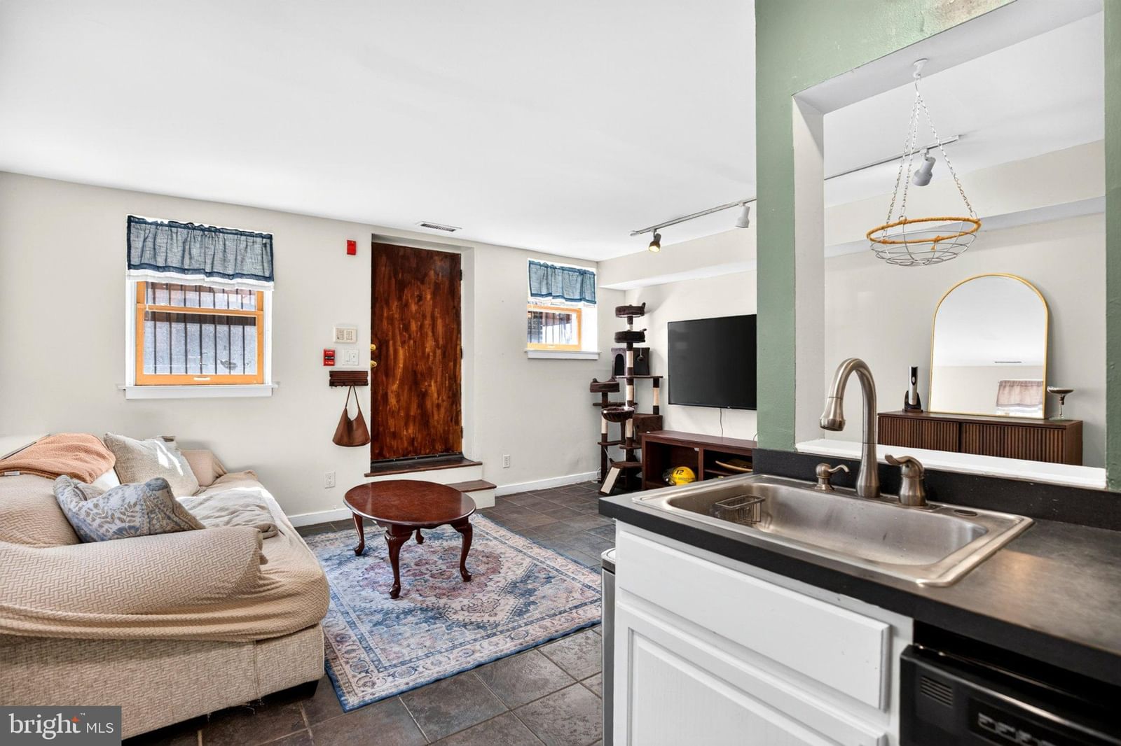 1500 GREEN STREET #4 photograph