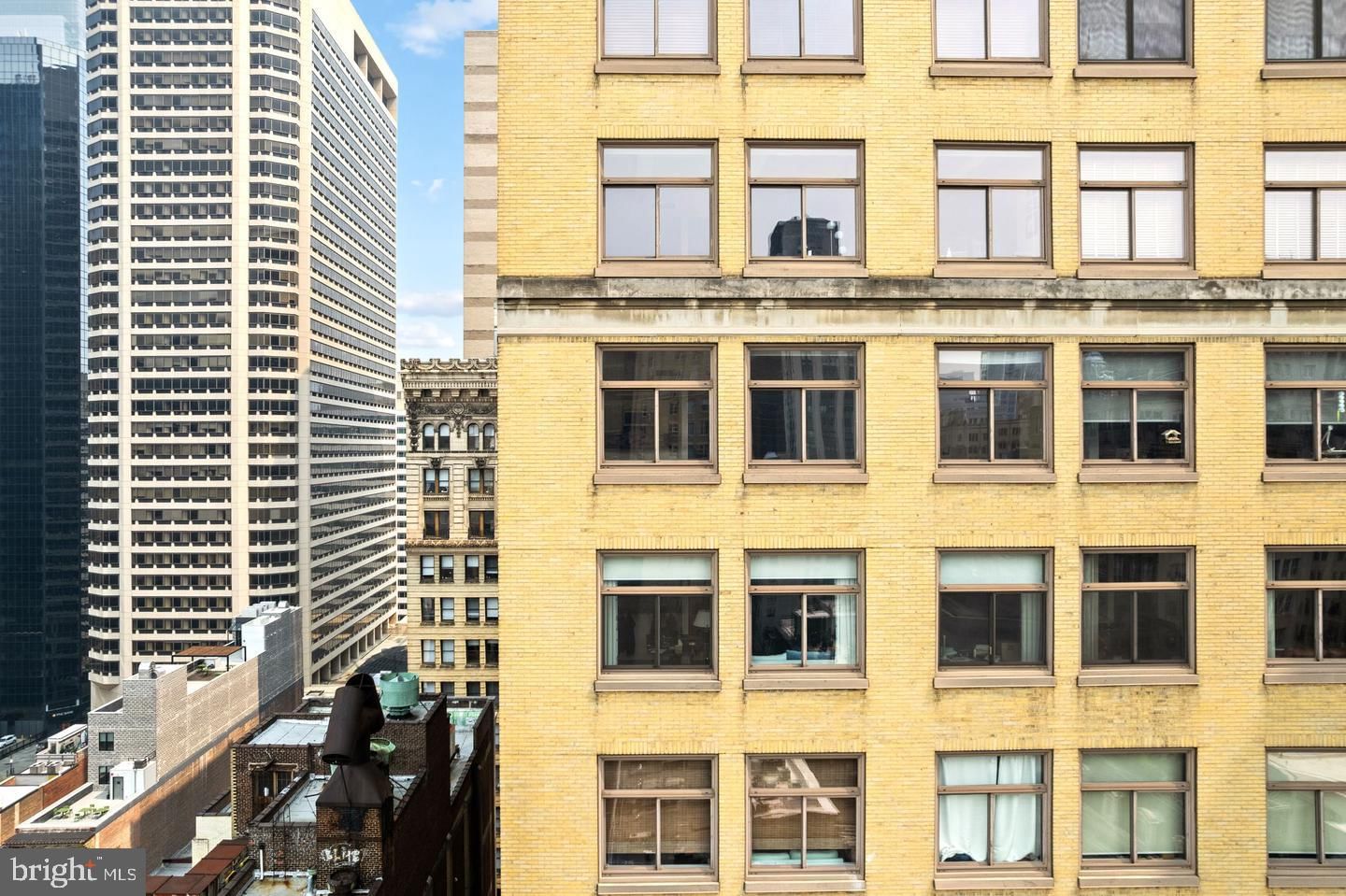1500 CHESTNUT STREET #17A photograph