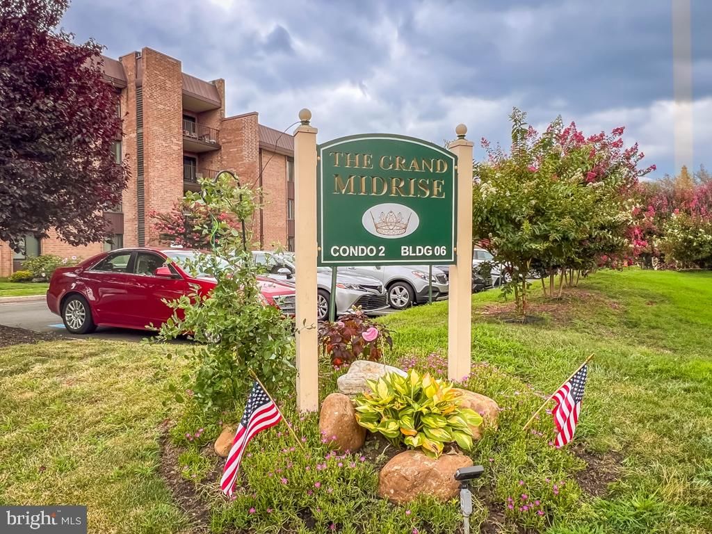 6311 DELAIRE LANDING ROAD 311 in Philadelphia, PA