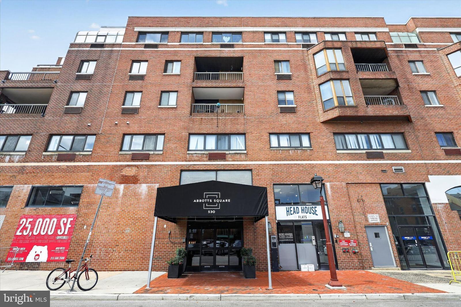 200 LOMBARD STREET #821 photograph