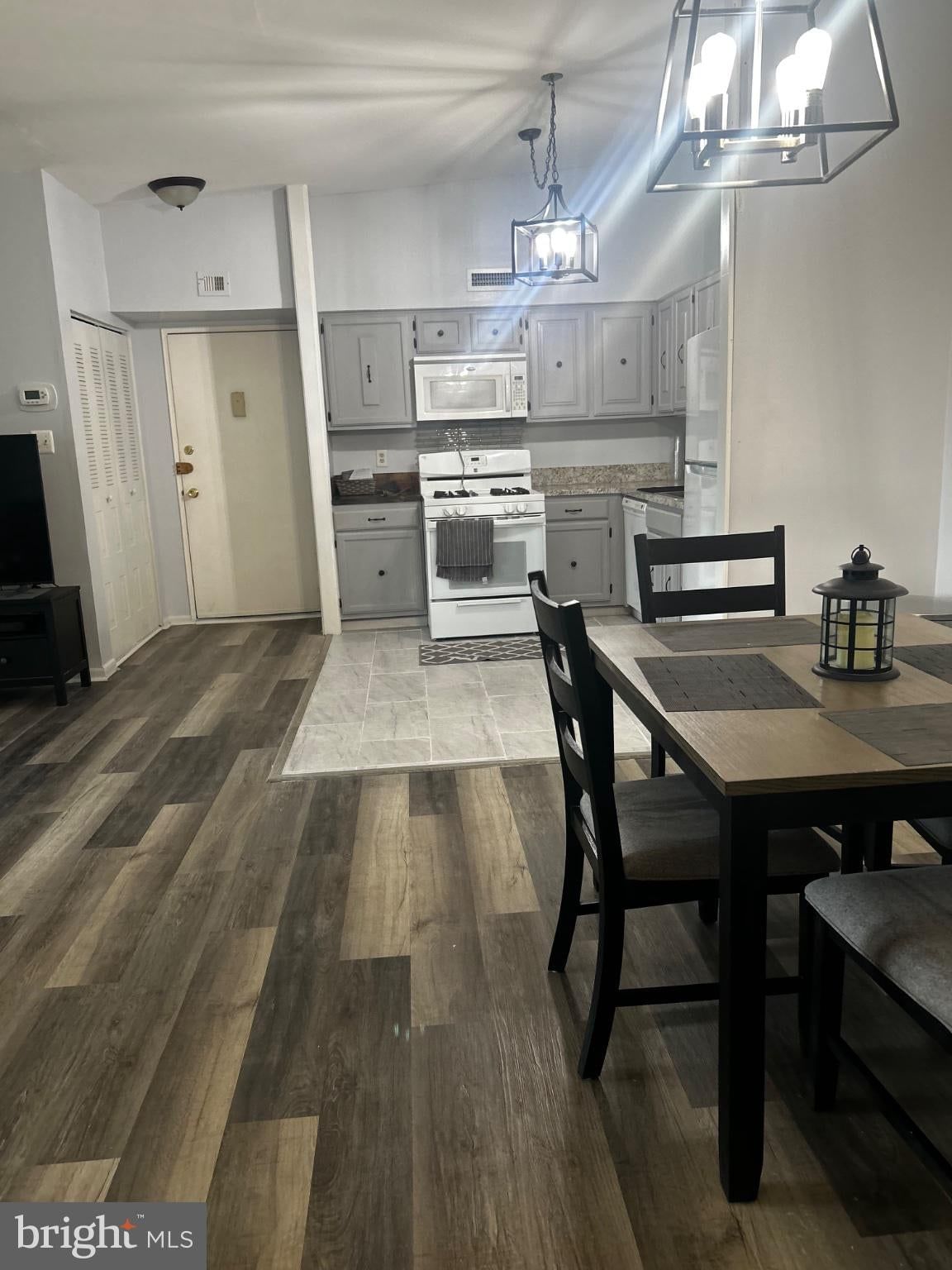 68202 DELAIRE LANDING ROAD #202 photograph