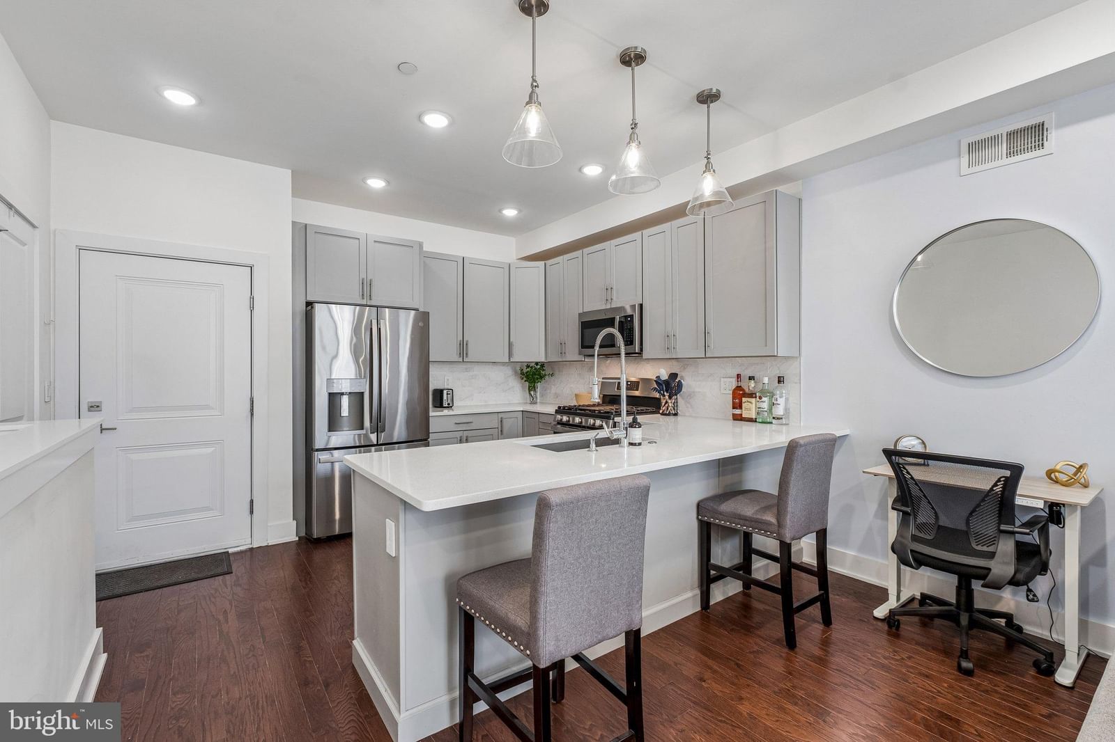 518 W MONTGOMERY AVENUE #6 photograph