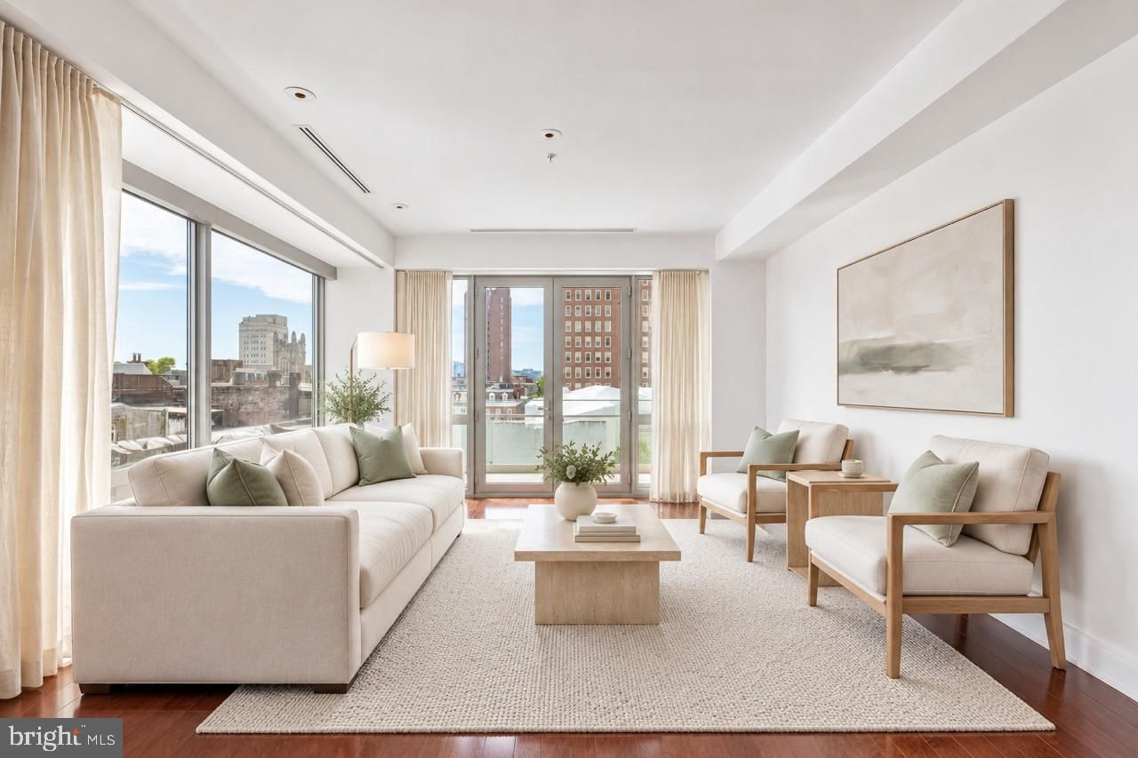 1706 RITTENHOUSE SQUARE #402 photograph