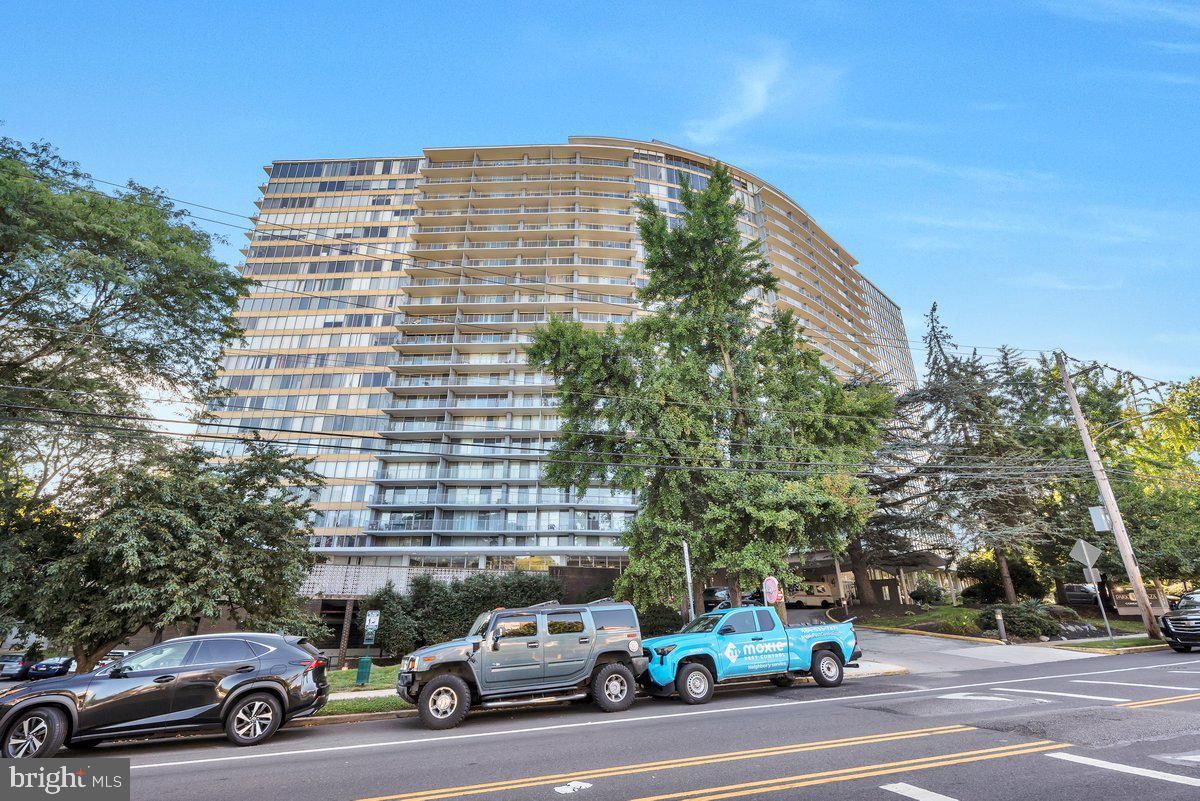 3900 FORD ROAD #10K photograph