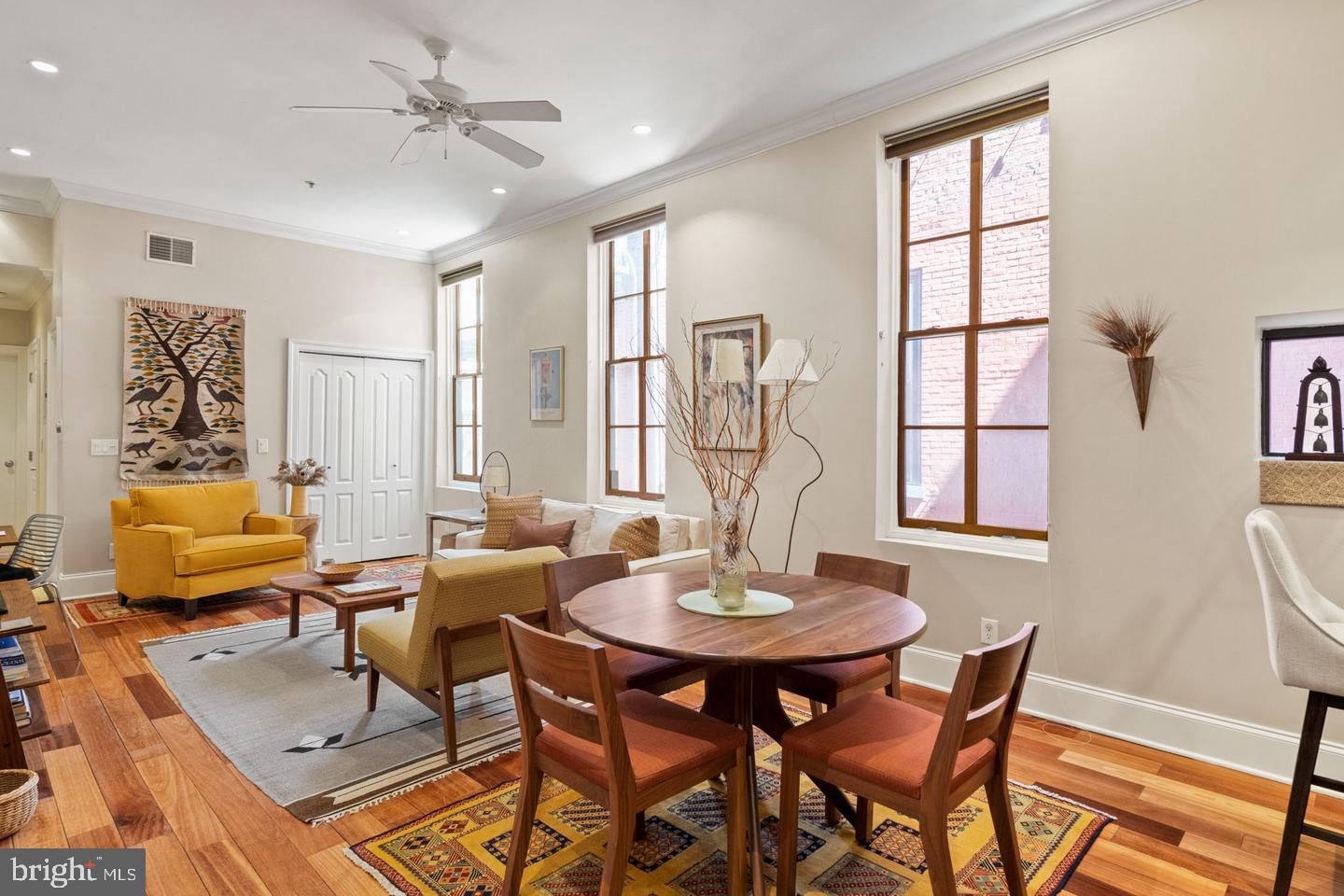 2049 WALNUT STREET 1R in Philadelphia, PA