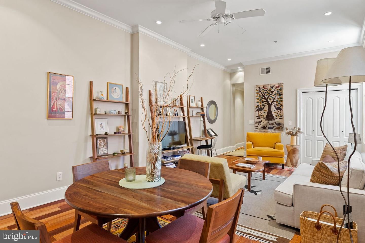 2049 WALNUT STREET #1R photograph