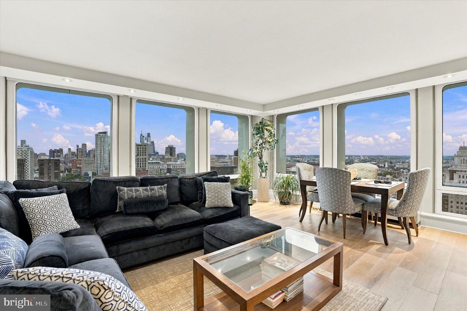 210 LOCUST STREET #28G photograph