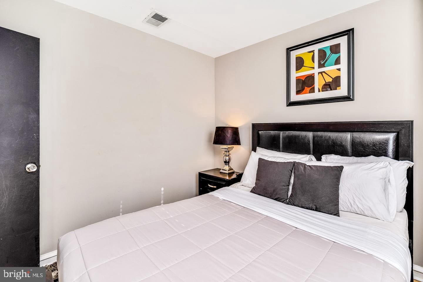 2135 WALNUT STREET #603 photograph