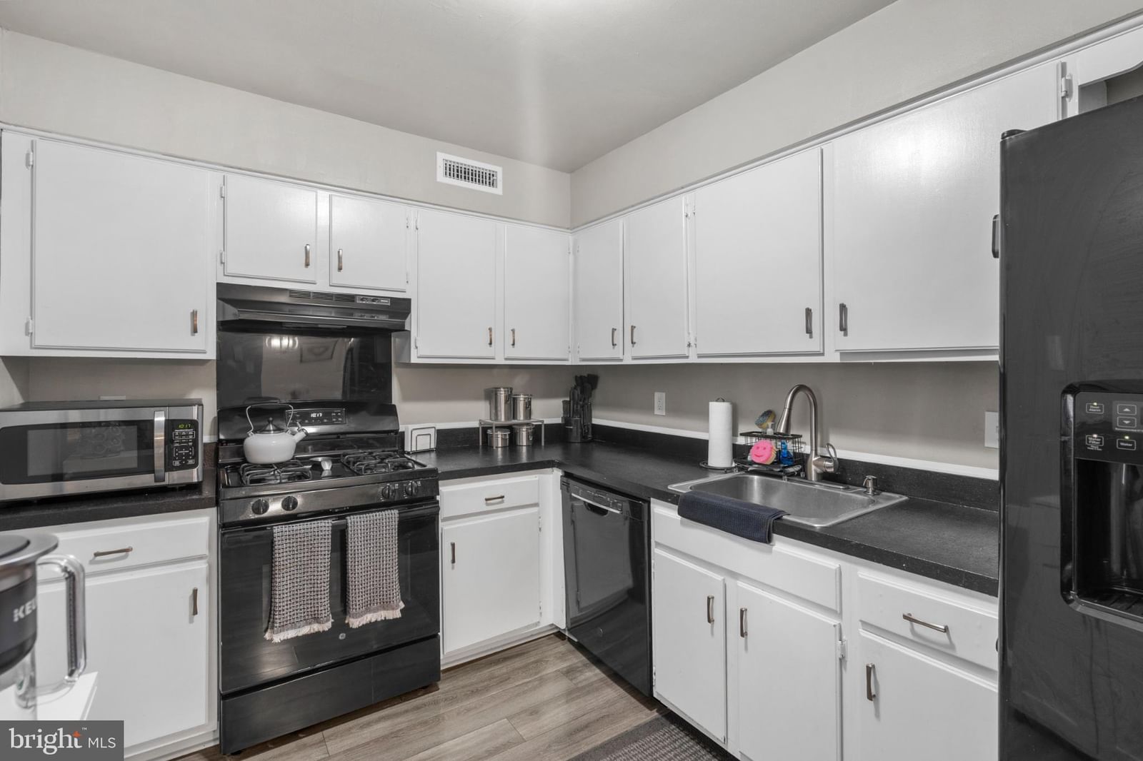 47202 DELAIRE LANDING ROAD #202 photograph