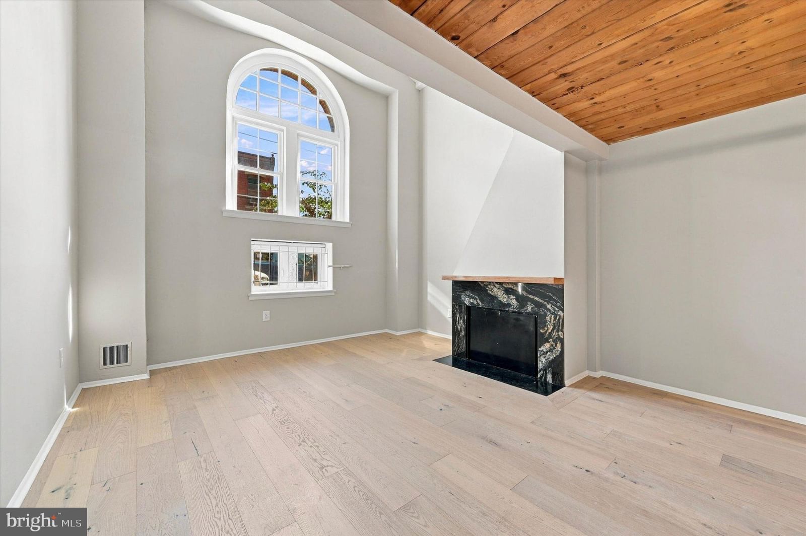 870 N 28TH STREET #119 photograph