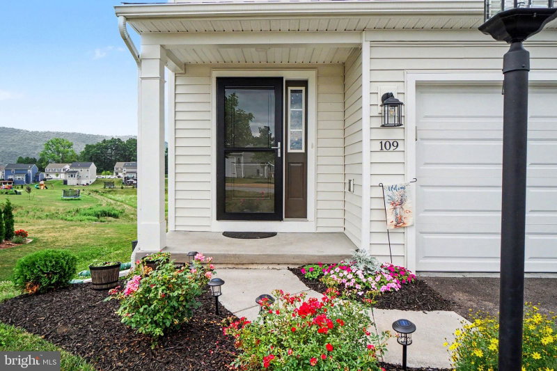 109 WESTON CIRCLE