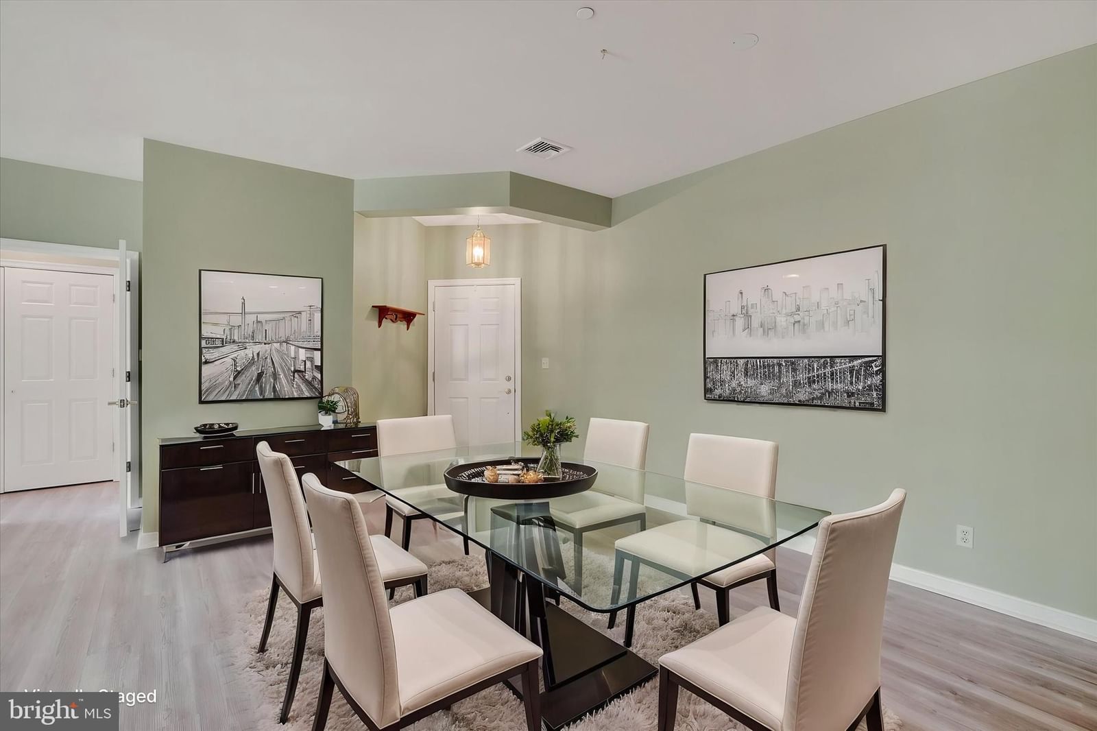 1010 CREST WAY #304 photograph