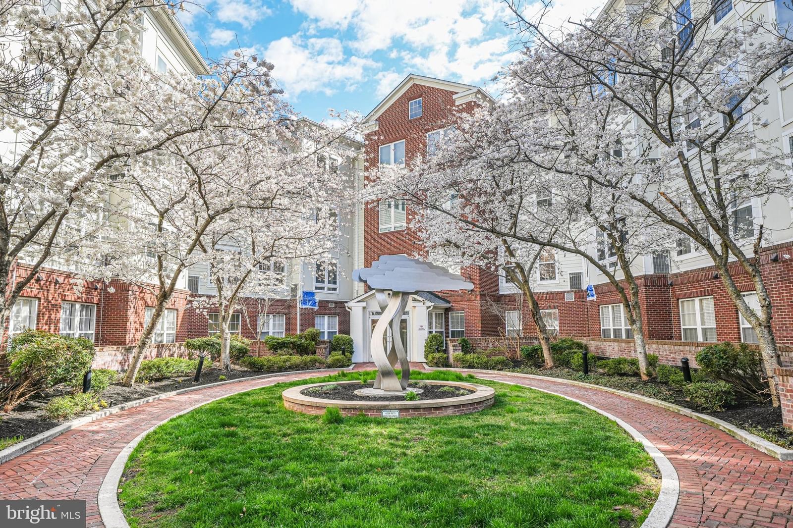 801 S GREENBRIER STREET #113 photograph