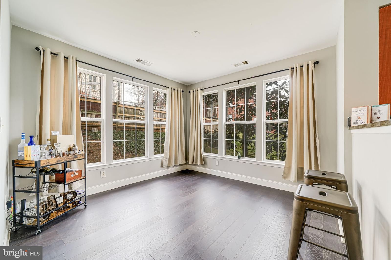 801 S GREENBRIER STREET #113 photograph