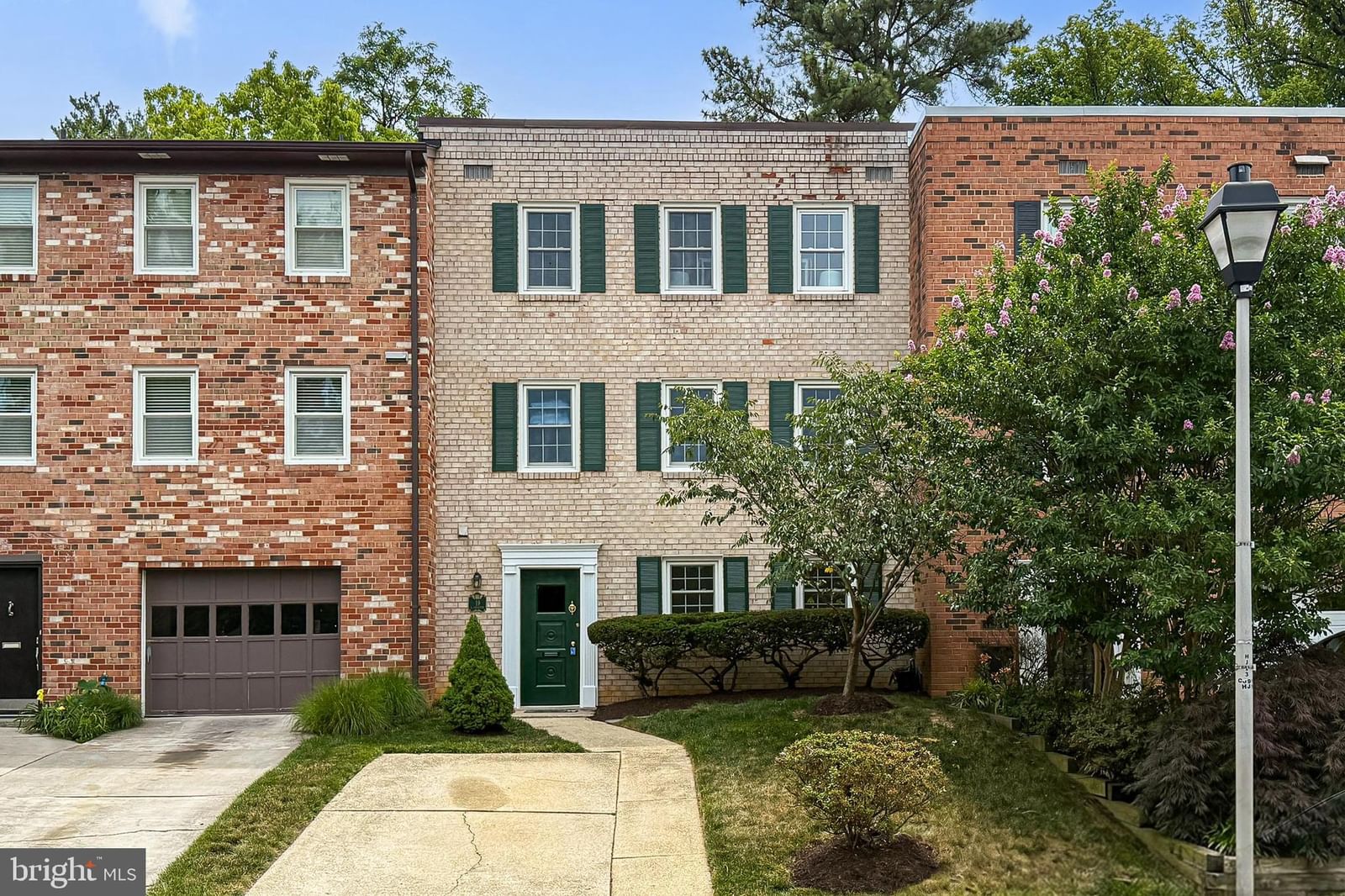 19 S ABINGDON ST, ARLINGTON 22204, VA