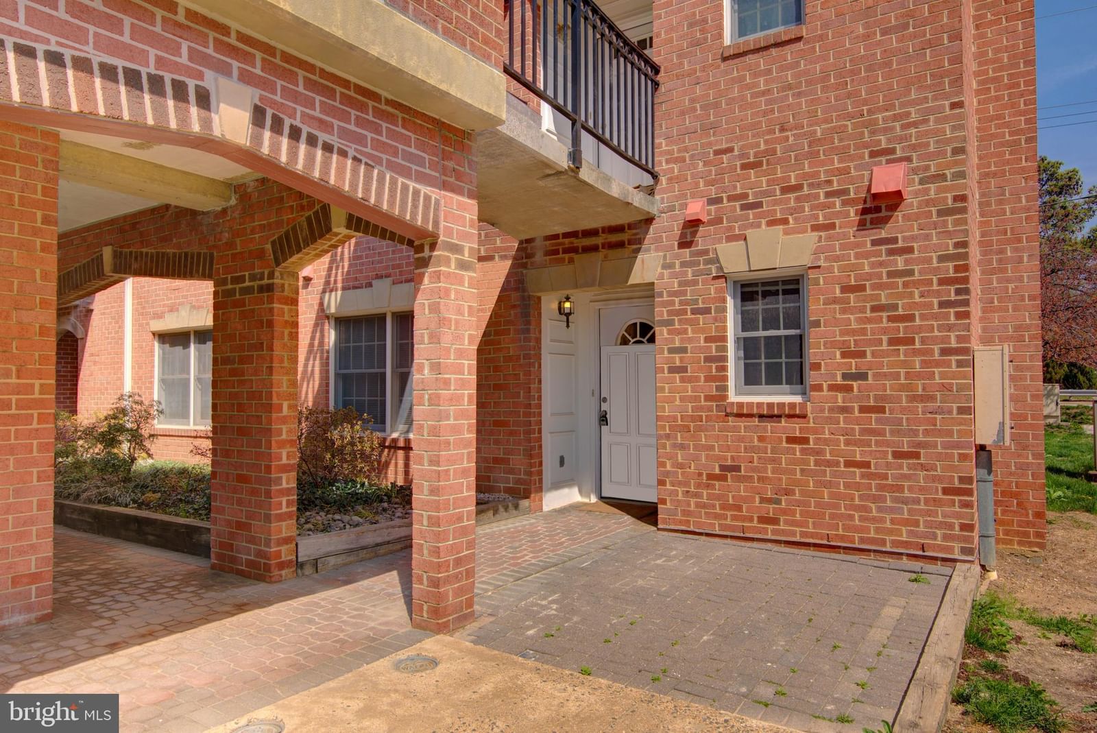 6908 FAIRFAX DR, ARLINGTON 22213, VA