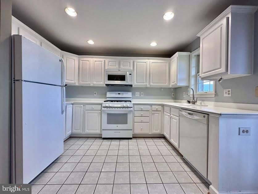 6924 FAIRFAX DRIVE #330 photograph