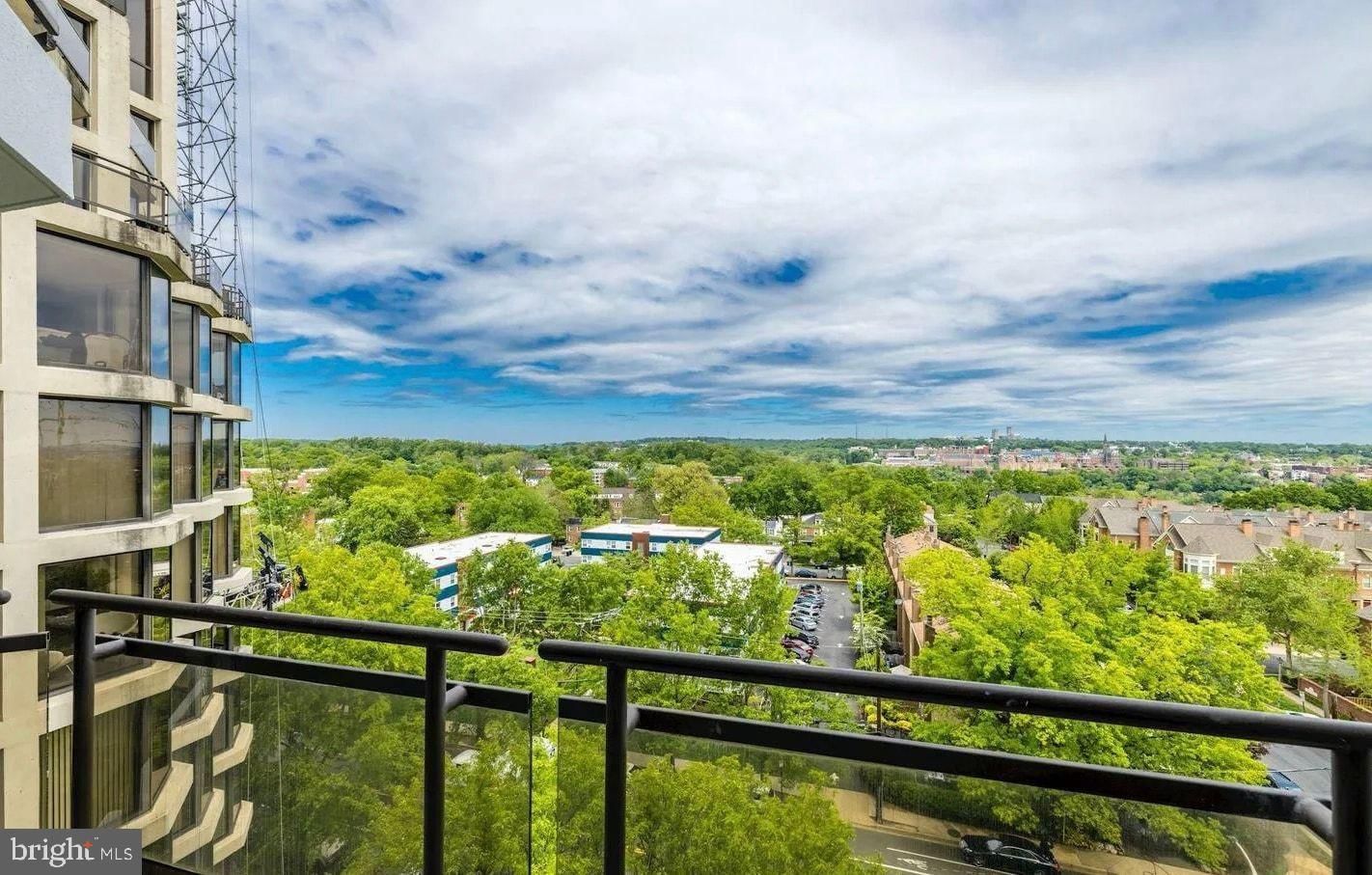 1530 KEY BOULEVARD #906 photograph
