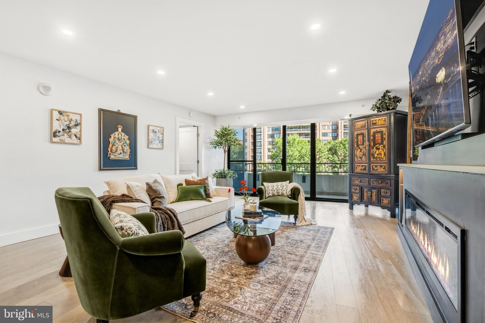 1300 CRYSTAL DRIVE #606S photograph